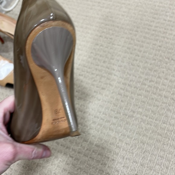 Gucci gray patent leather heels size 7 - Picture 6 of 9